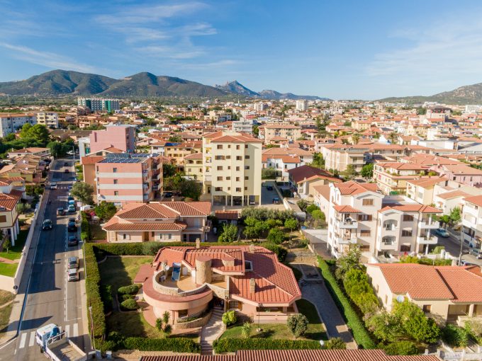 "Villa indipendente con vista mare in vendita a Olbia | Luxury Esmeralda!"