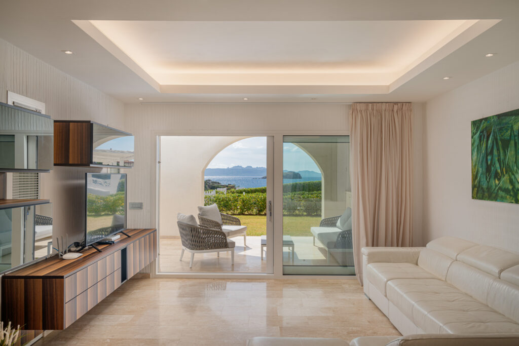 Beachfront Top Cala Del Faro