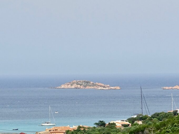 "Vista mozzafiato sul mare dalla terrazza dell' APPARTAMENTO PORTO CERVO | Luxury Esmeralda!"