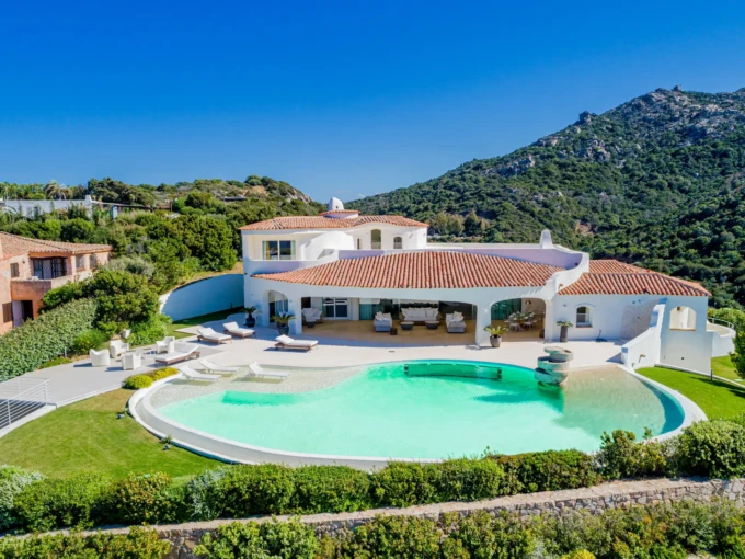 VILLA CARAVELLE IN VENDITA PORTO CERVO