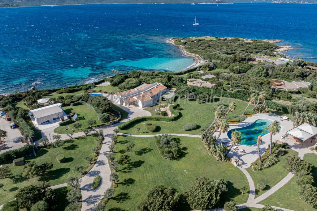 Waterfront Luxury Villa Sardinia Punta Volpe White Star *In Esclusiva*