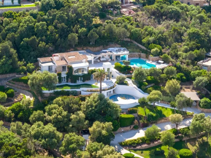 WATERFRONT VILLA NATY PORTO ROTONDO PUNTA LADA
