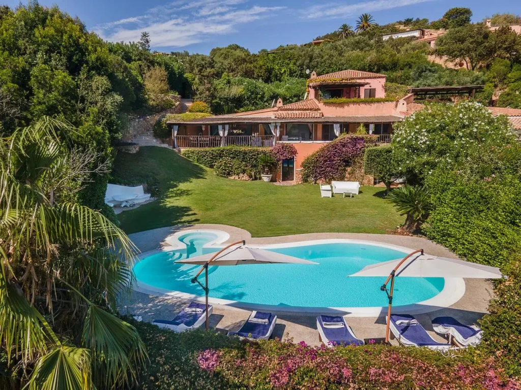 Esclusiva Villa Sul Pevero Golf Con Piscina A Sfioro – Cala Di Volpe