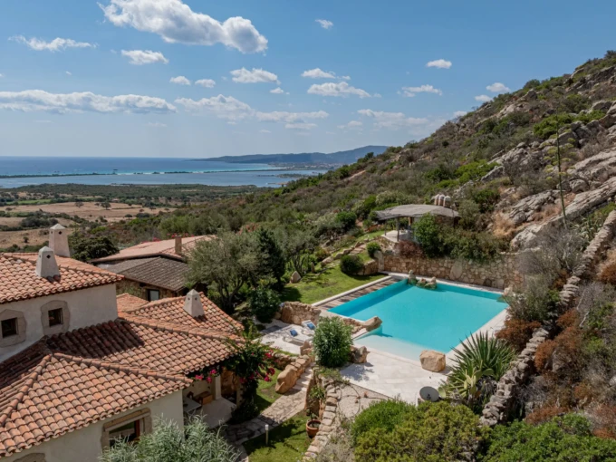 VILLA IN VENDITA SAN TEODORO