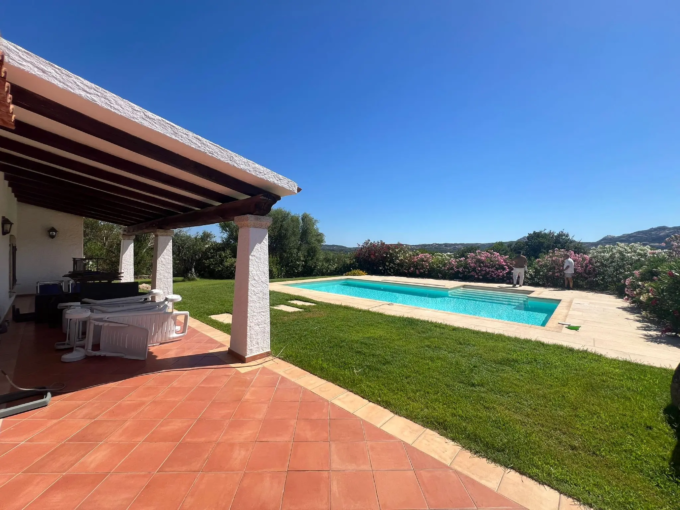 VILLA SURRAU IN VENDITA